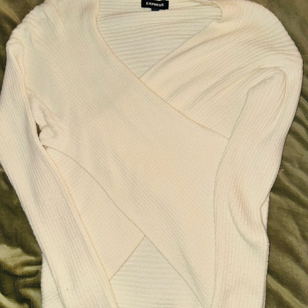 Express Women's V-Neck Cream Sweater